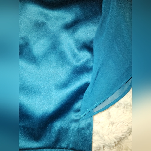 Pearl column dress with sheer butterfly sleeves. Gorgeous peacock blue. Size 4 - Picture 7 of 8